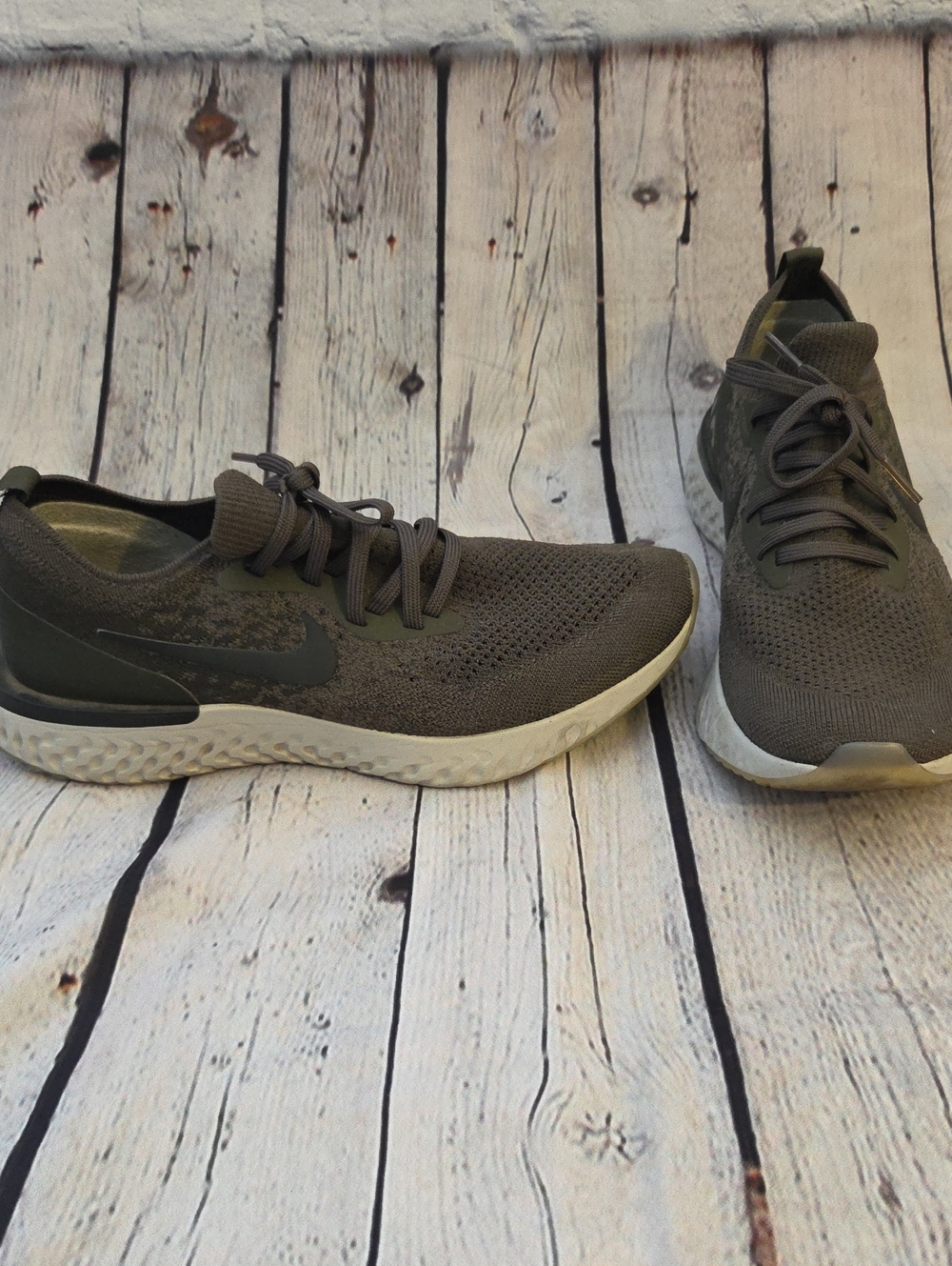 Nike Epic React Flyknit Olive Sneakers Size 8 Womens